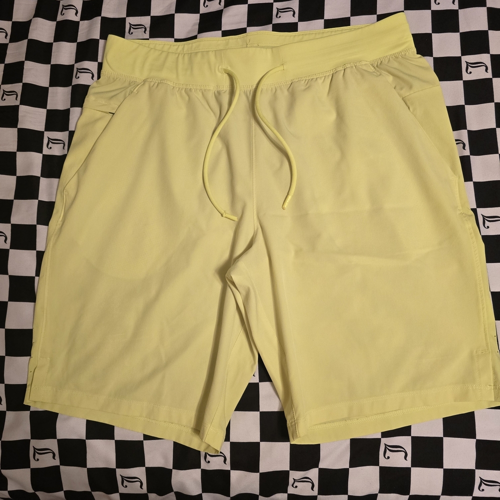 Athletic Works Men's Light Yellow Shorts